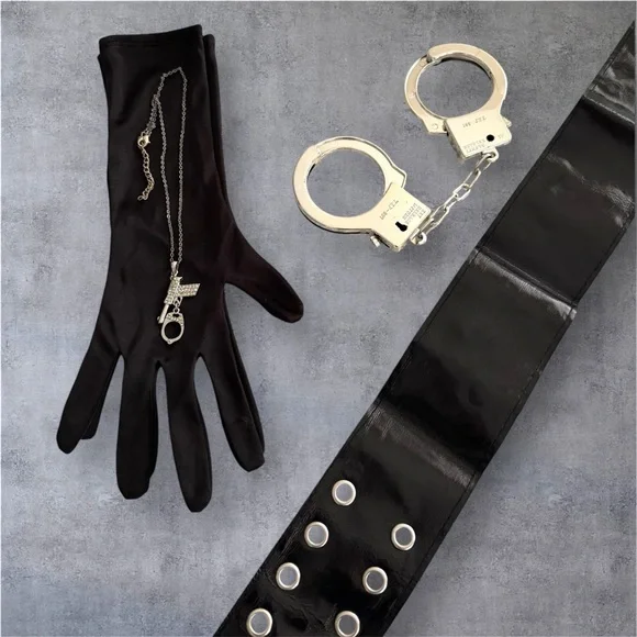 🛍️SALE🛍️ Women's Medium Sexy Halloween Police Officer Rita Dem Rights Costume - Picture 9 of 11